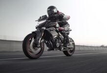 CFMoto 800NK 2023 en acción