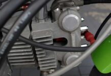 Replica Eddie Lawson sobre una Honda Monkey al detalle