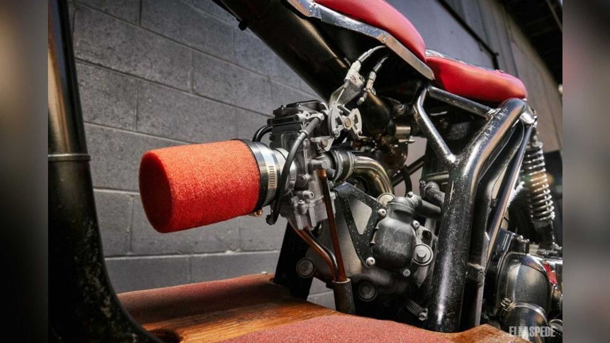 Piaggio Liberty 150 Flat Tracker by Ellaspede en detalle