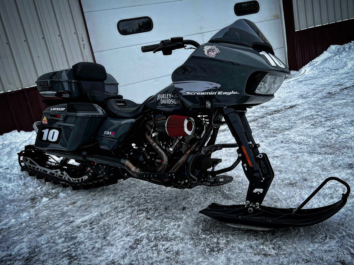 Harley-Davidson Road Glide para la nieve en detalle