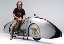 Dirk Oehlerking con la BMW R100 tributo a Bobby Haas