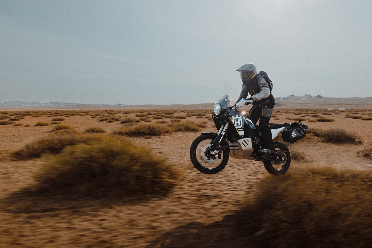 Husqvarna Norden 901 Expedition 2023 en acción