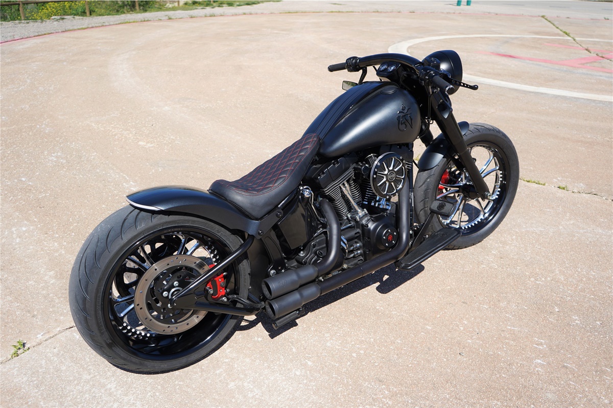 Harley Davidson Softail Deluxe "Om Tibetan"