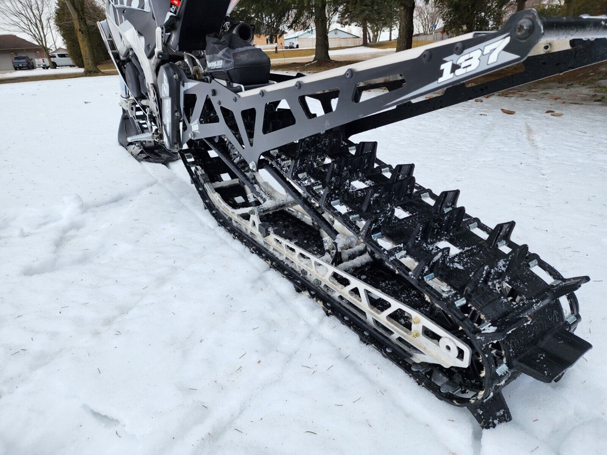 Moto de nieve Aprilia Tuono V4 Factory Timbersled