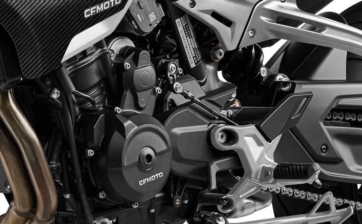 CFMoto 800NK 2023 en detalle