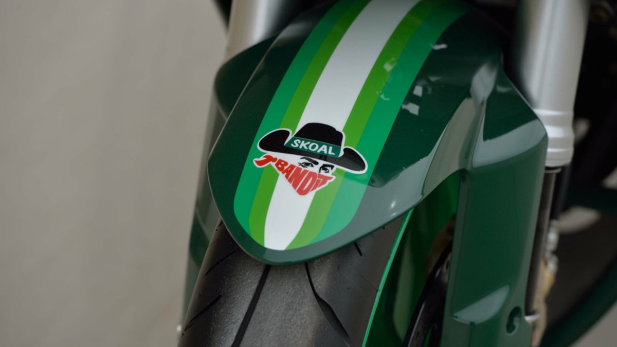Suzuki GSX-R1100 Skoal Bandit restomod en detalle
