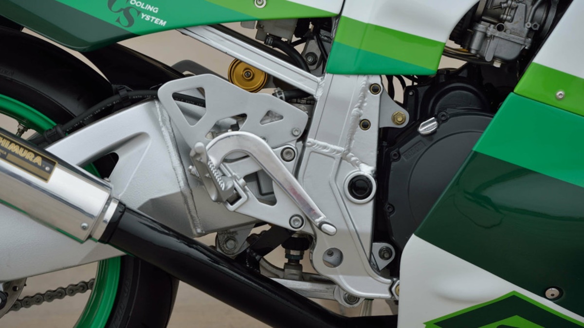 Suzuki GSX-R1100 Skoal Bandit restomod en detalle