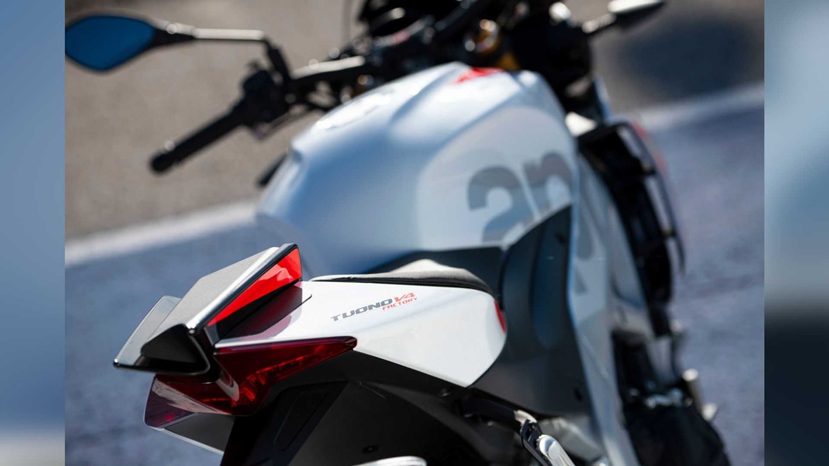 Presentación oficial de las nuevas Aprilia RSV4 Factory y Tuono Factory 2023