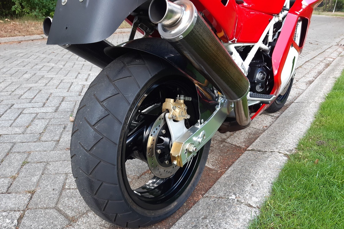 Ducati 888 SPS 1992 en detalle