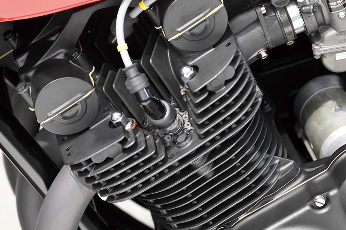 Suzuki GS1000 by Bright Logic en detalle