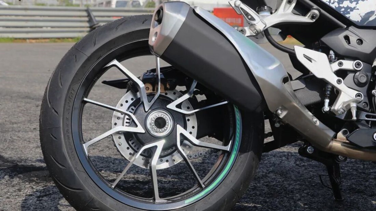 Benelli Tornado 402 2023 en detalle