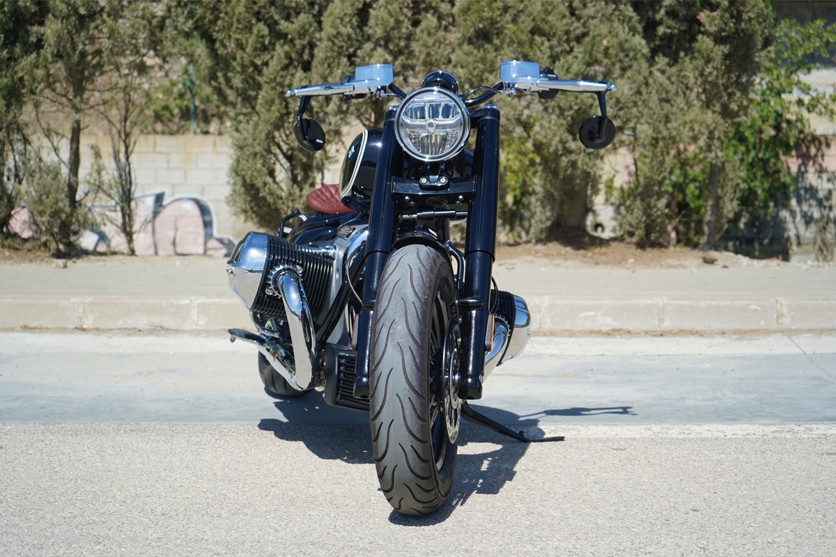 BMW R18 Bobber Brown