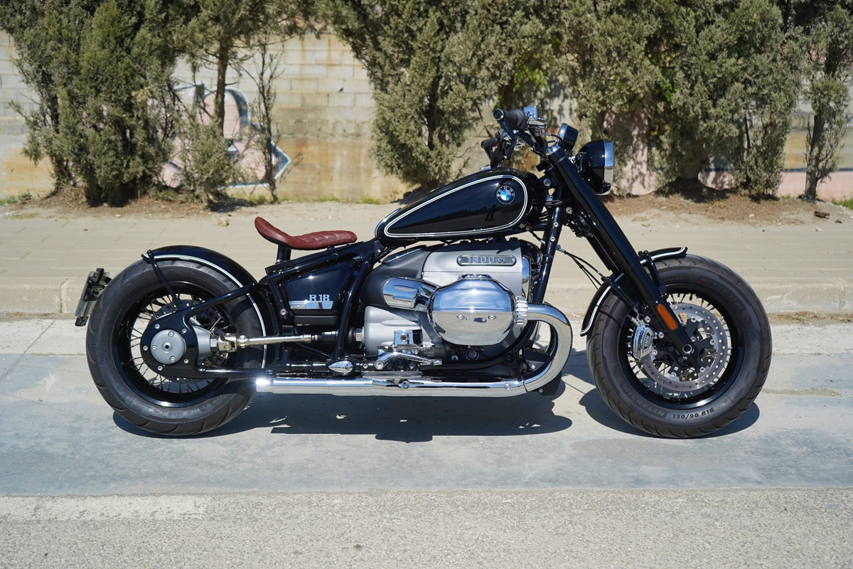 BMW R18 Bobber Brown