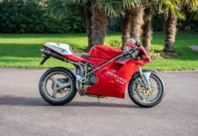 La moto, a pesar de tener 27 años encima luce como nueva
