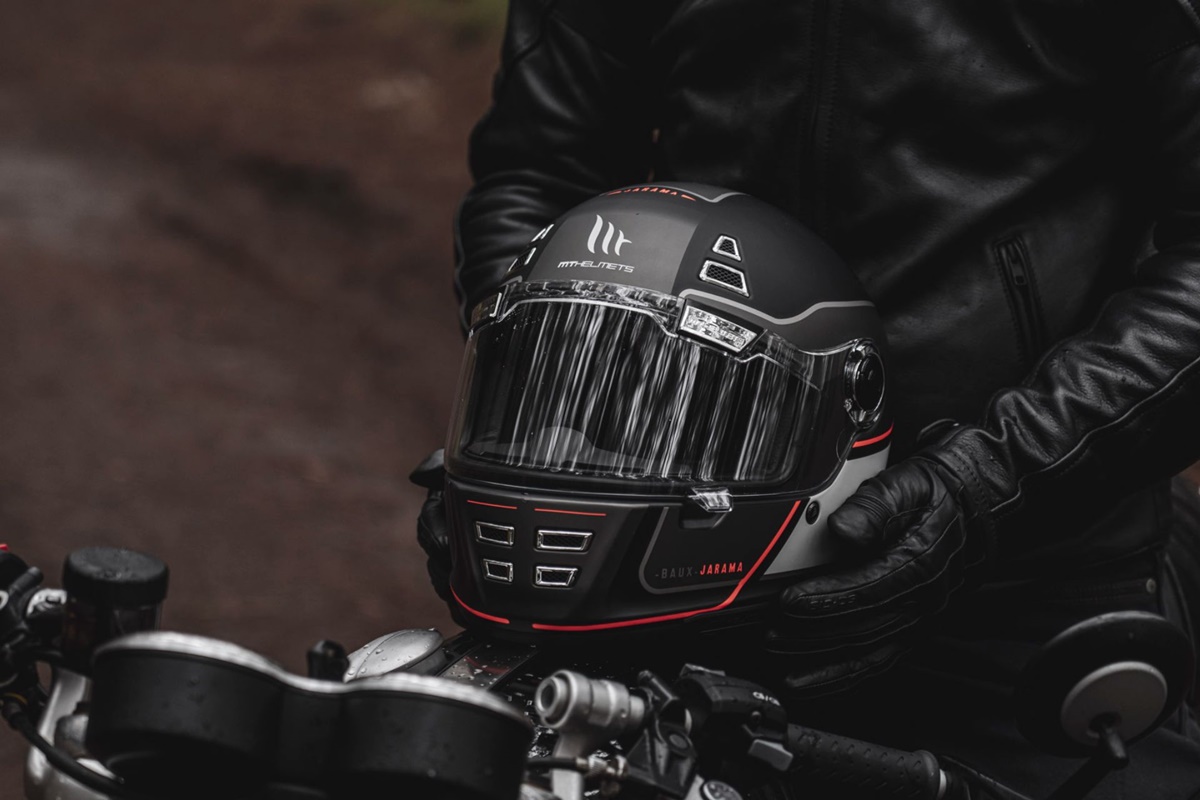 Nueva gama MT Helmets Jarama