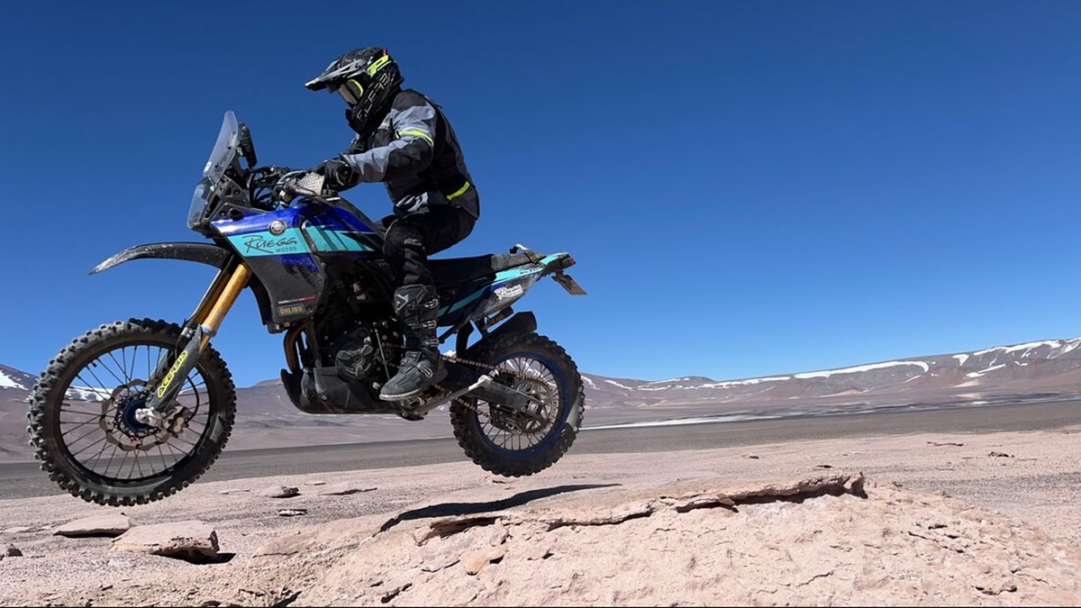 Record de altura de Jiri Zak a los mandos de una Yamaha Ténéré 700