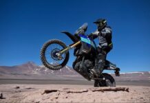 Record de altura de Jiri Zak a los mandos de una Yamaha Ténéré 700