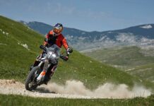 KTM 790 Adventure R 2019 en acción
