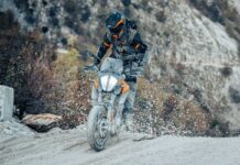 KTM 390 Adventure en acción