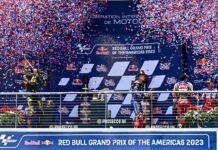 Marini y Quartararo acompañaron a Rins en el podio