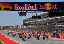Poco después de arrancar la carrera comenzó el caos con 9 pilotos abandonando
