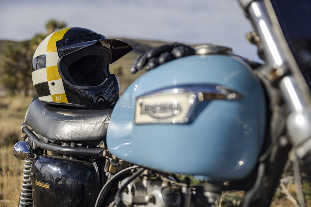Nuevo Bell Moto-3 en acción