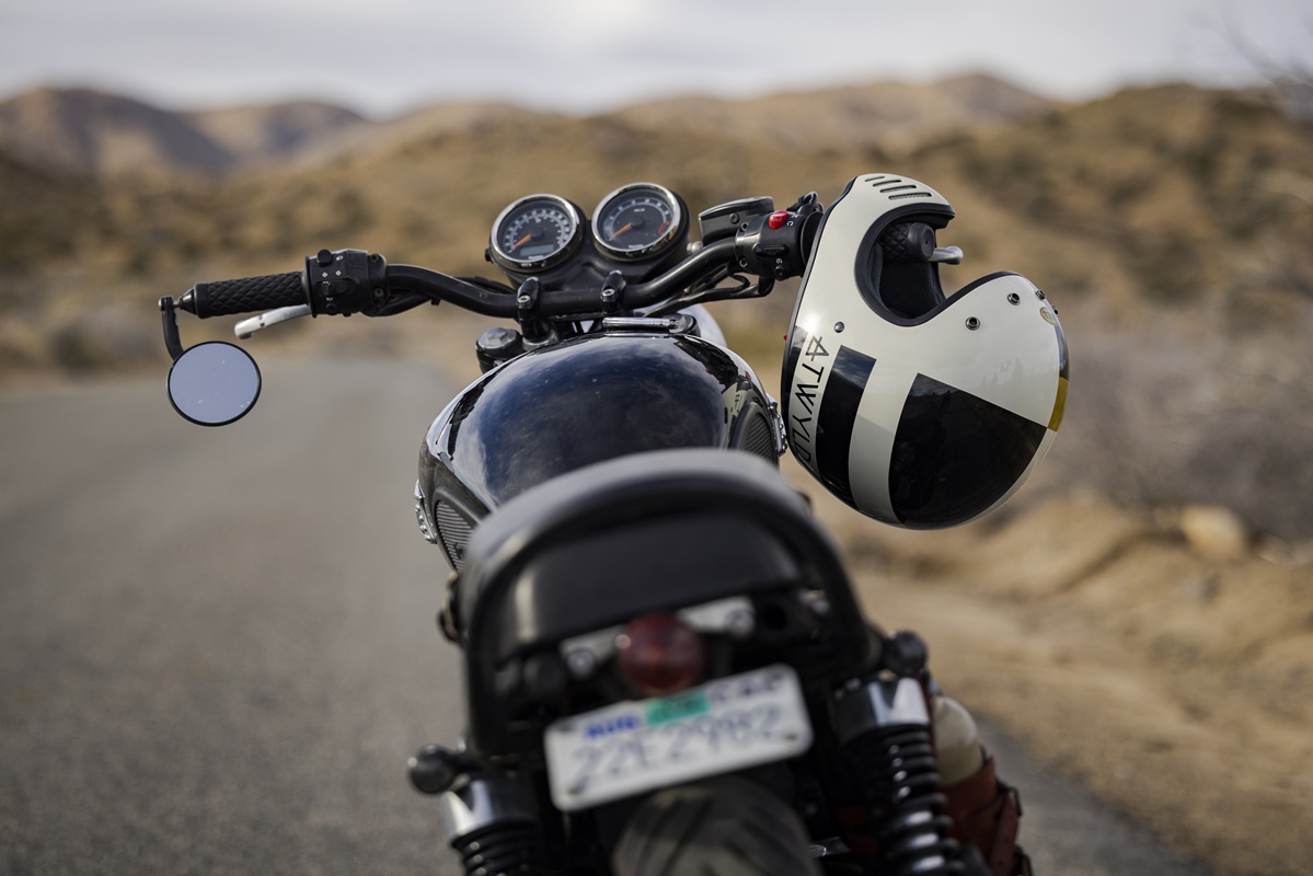Nuevo Bell Moto-3 en acción