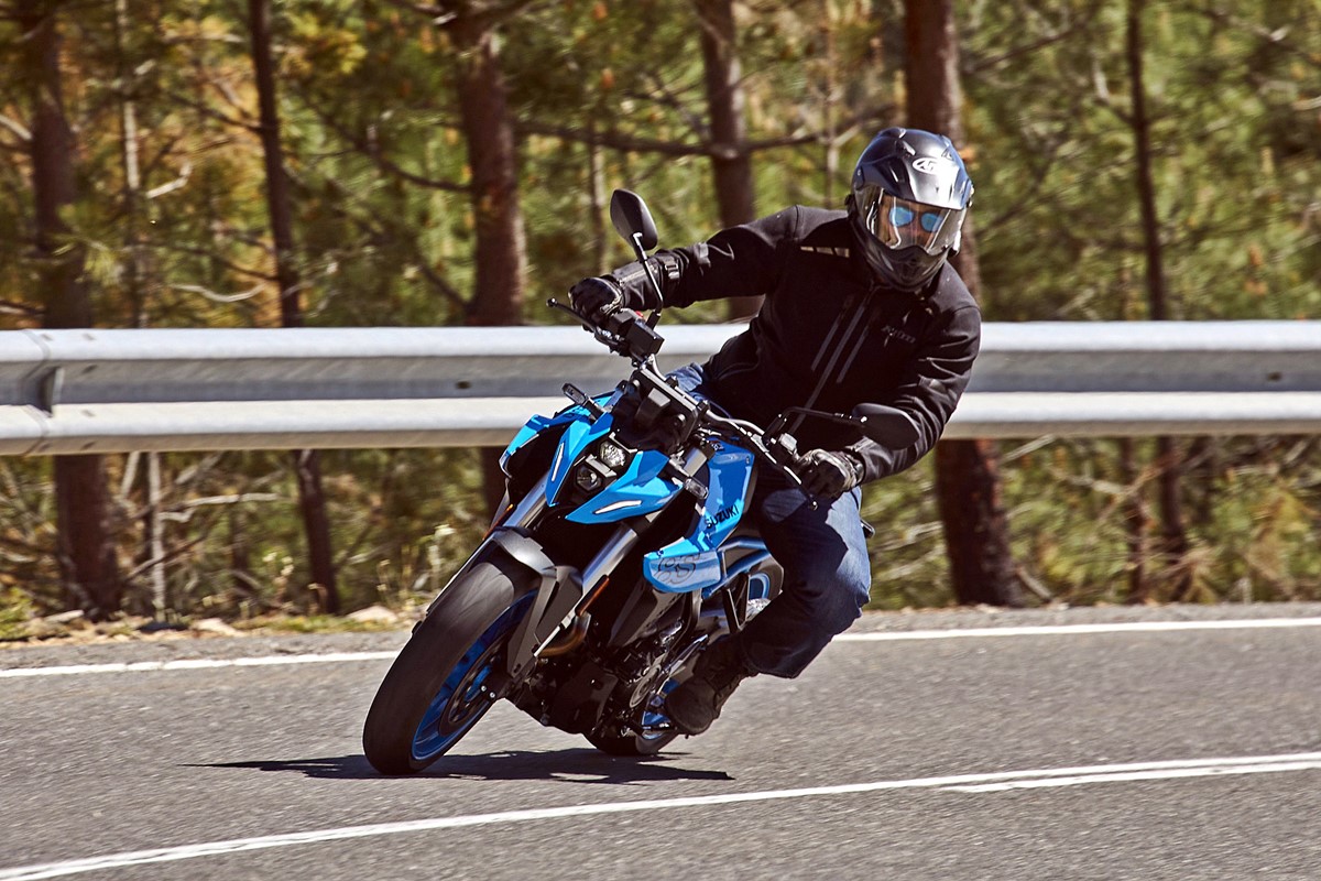 Prueba Suzuki GSX-8S