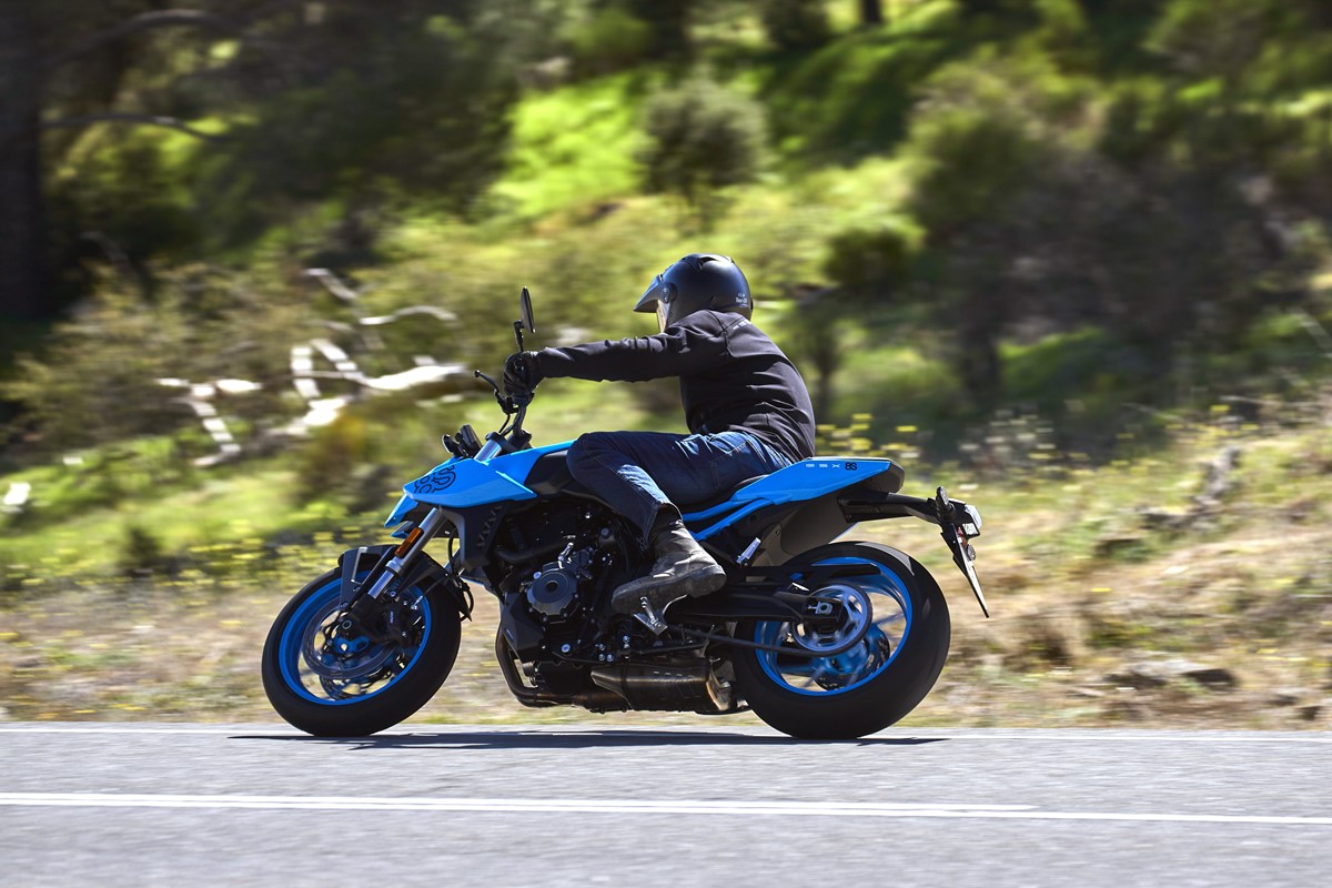Prueba Suzuki GSX-8S