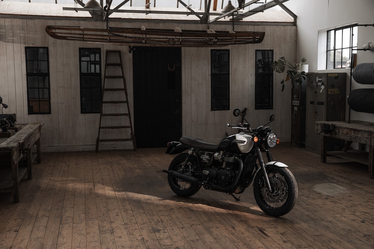 triumphxdgr_t120_my23_ge-11