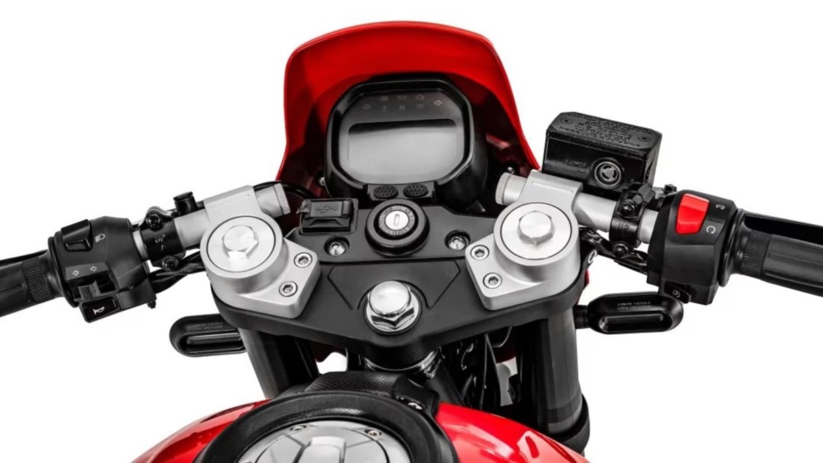 Voge AC 300 Cafe Racer 2023 en detalle