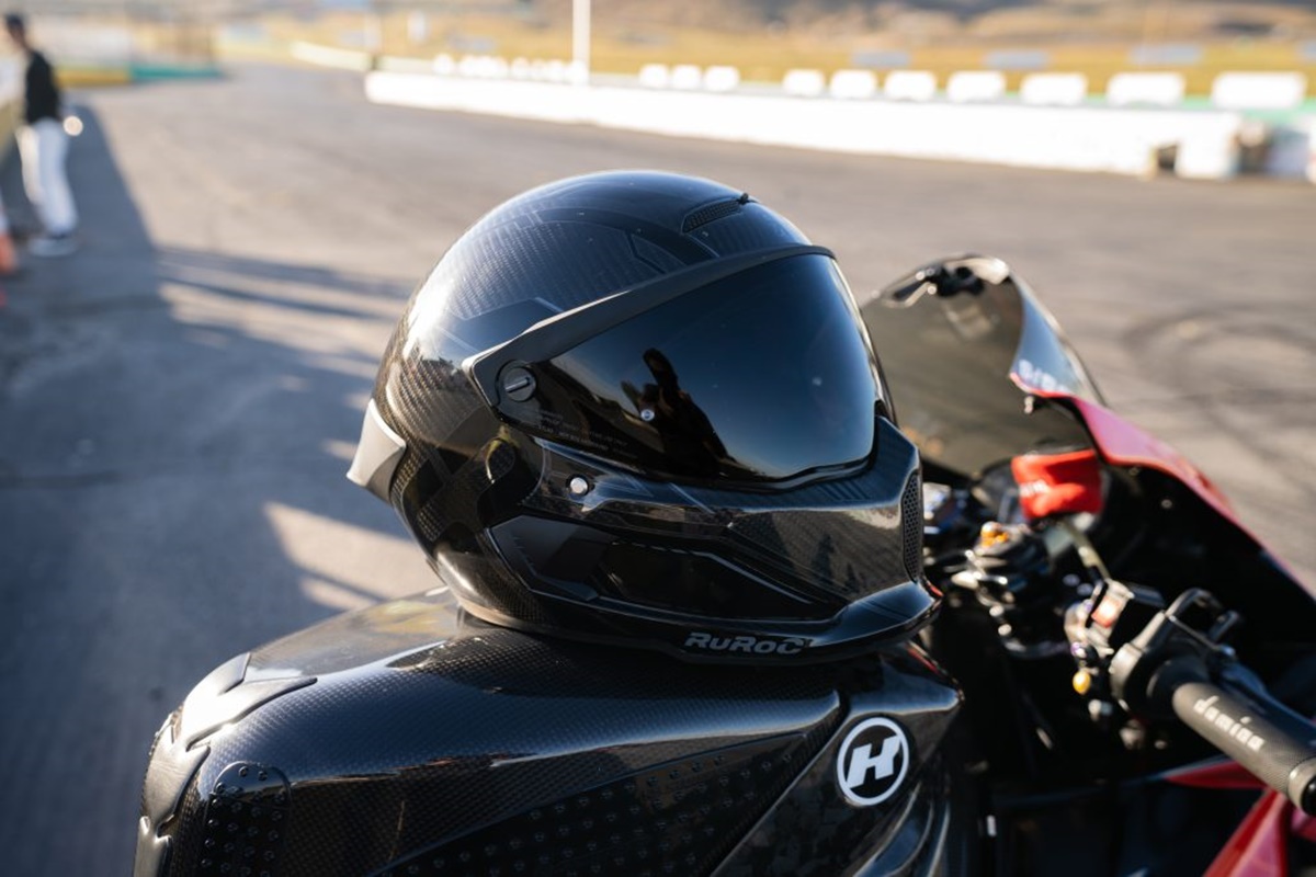 Ruroc Atlas 4.0 Track en acción
