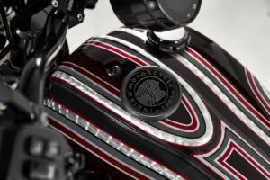 Indian Sport Chief 'Forged' by Carey Hart en detalle
