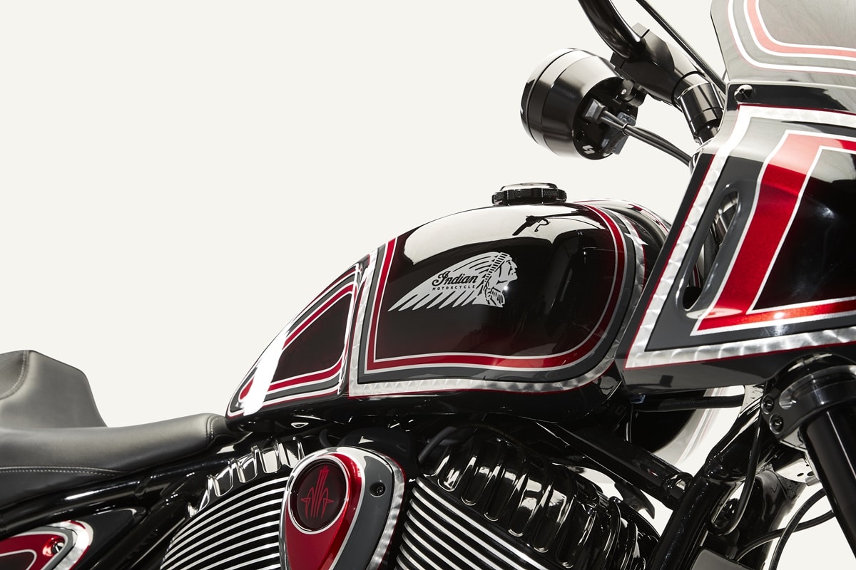 Indian Sport Chief 'Forged' by Carey Hart en detalle