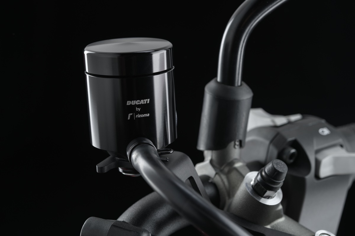 Gama de accesorios Ducati Performance para Hypermotard 950