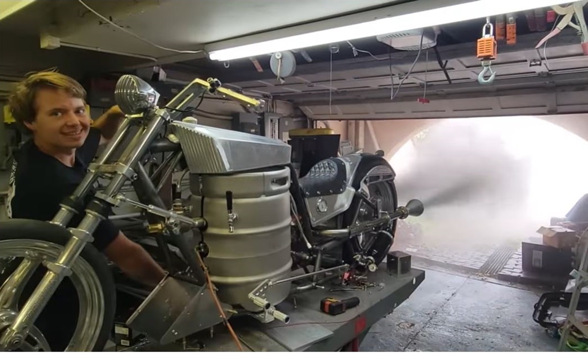 Moto que funciona con vapor de cerveza