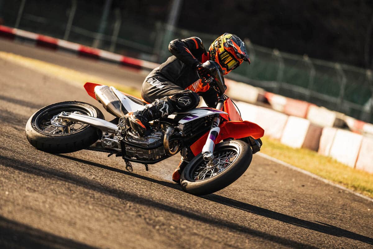 Los frenos Brembo ayudan a parar la moto antes de las curvas