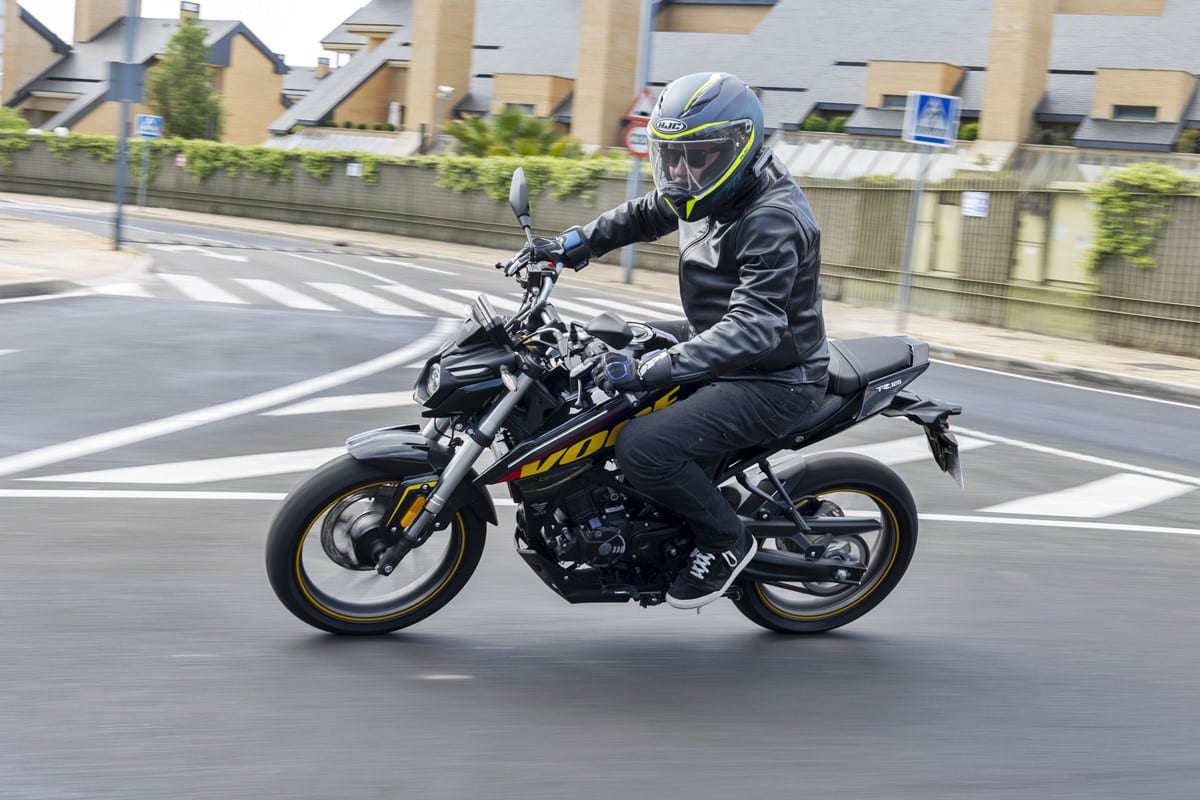 voge-125r-soymotero-05