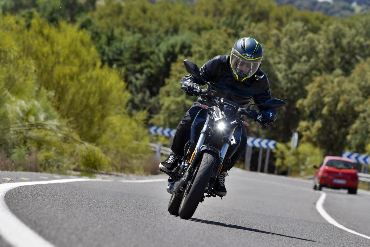 voge-125r-soymotero-14