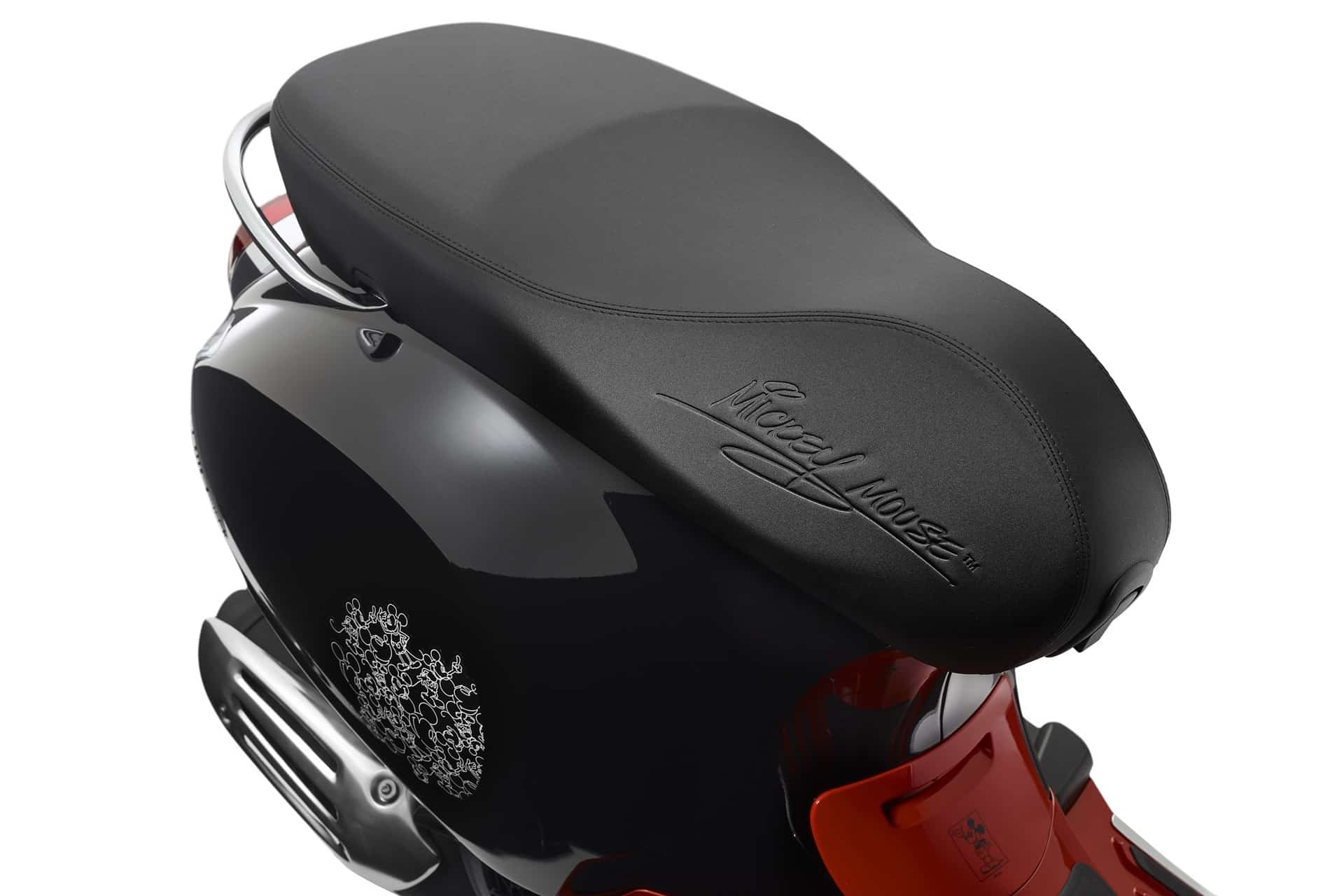 Disney Mickey Mouse Edition by Vespa: 100 años de sueños