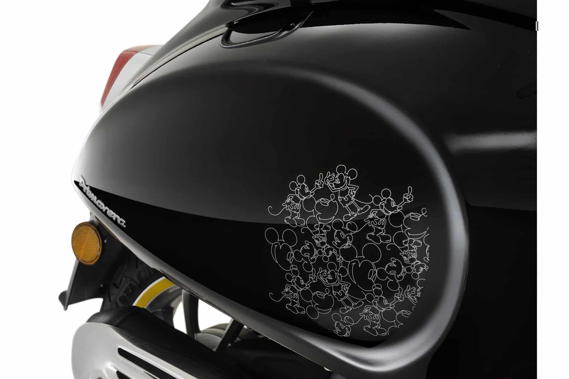 Disney Mickey Mouse Edition by Vespa: 100 años de sueños