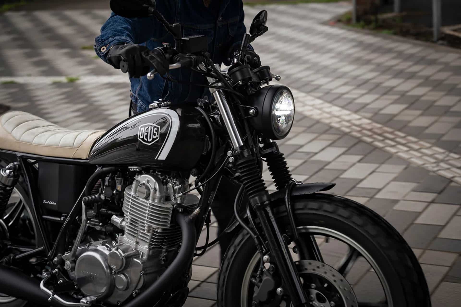 Si vives en Japón, todavía puedes comprar una Yamaha SR400 de toda la vida y nueva