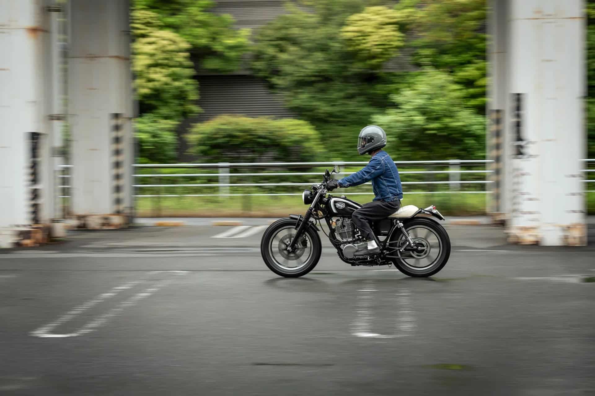 Si vives en Japón, todavía puedes comprar una Yamaha SR400 de toda la vida y nueva