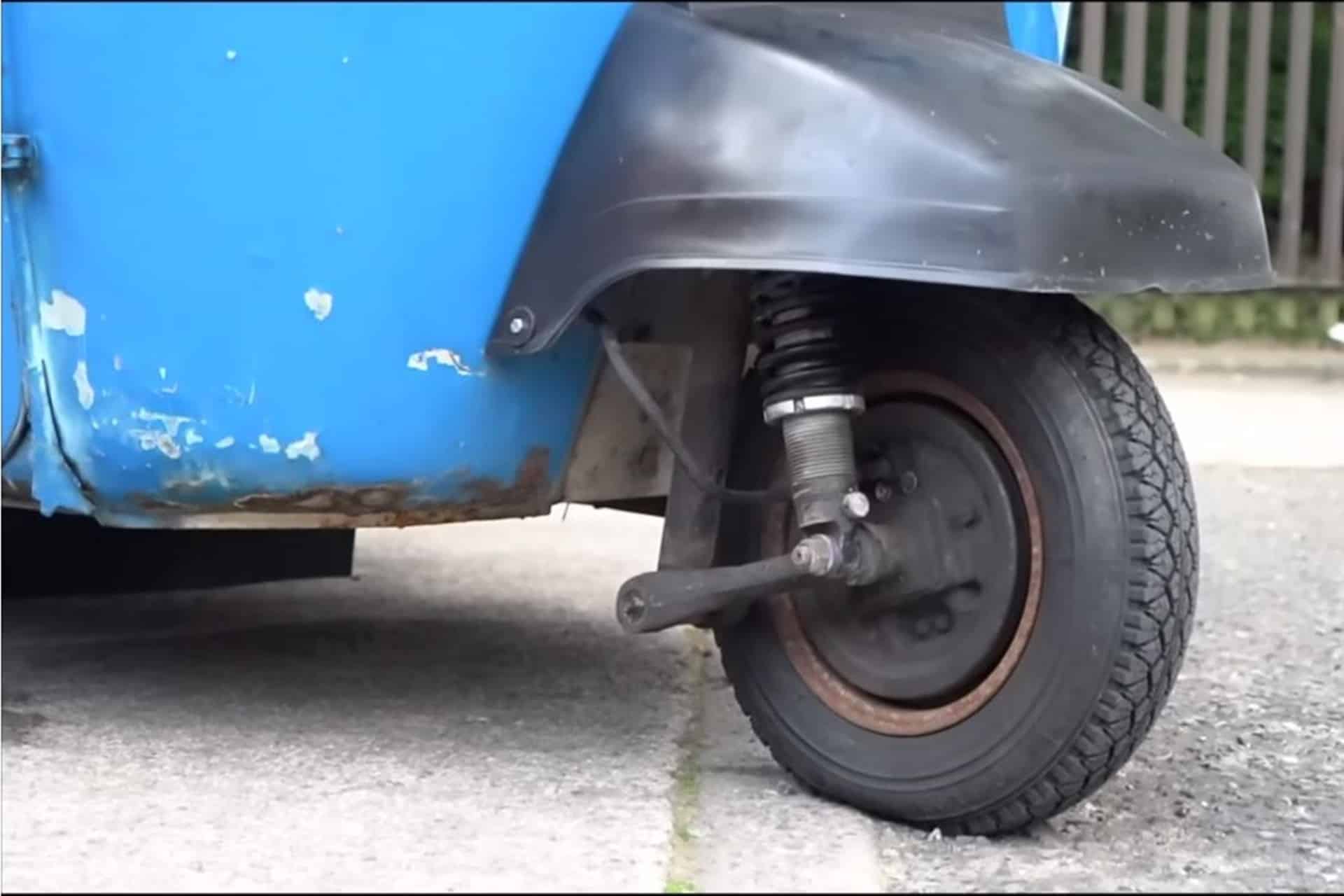Piaggio Ape con motor de Suzuki Hayabusa...¡Simplemente bestial!