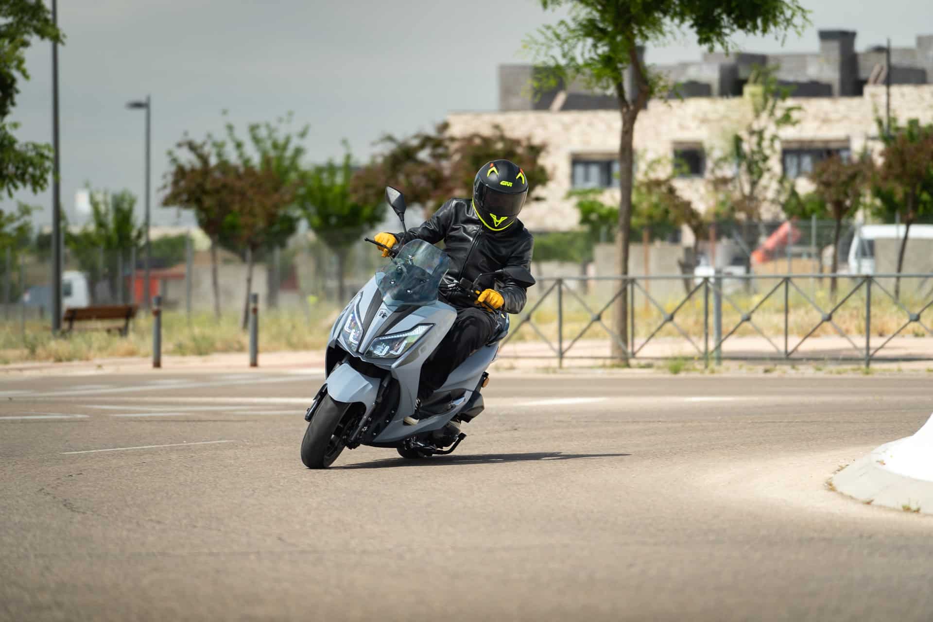 Prueba MITT Legrand 125 2023