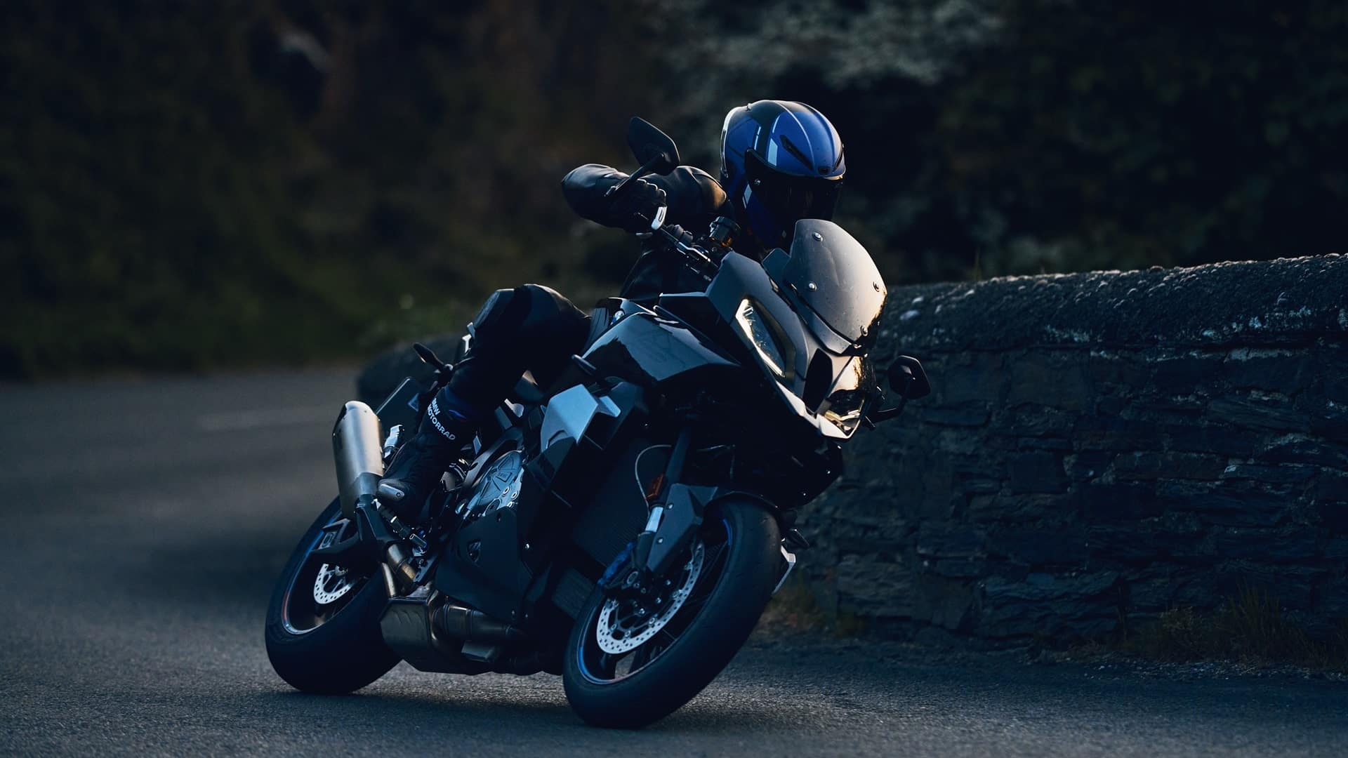 BMW M 1000 XR