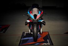 BMW Motorrad patenta unos alerones frontales con intermitentes integrados