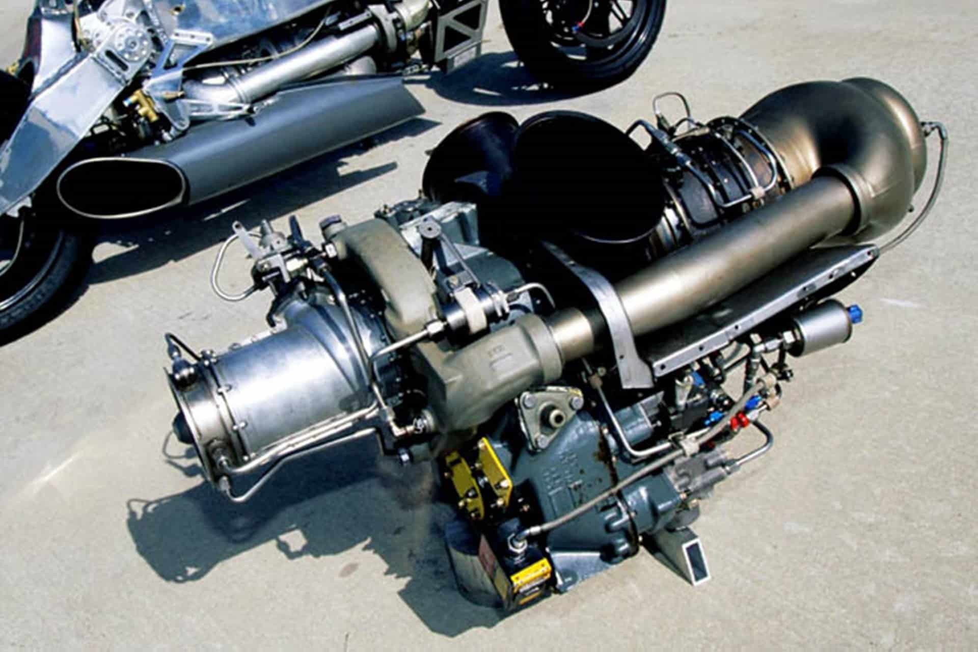 Esta MTT 420RR tiene motor de helicóptero, más de 400 CV y aun así la puedes matricular