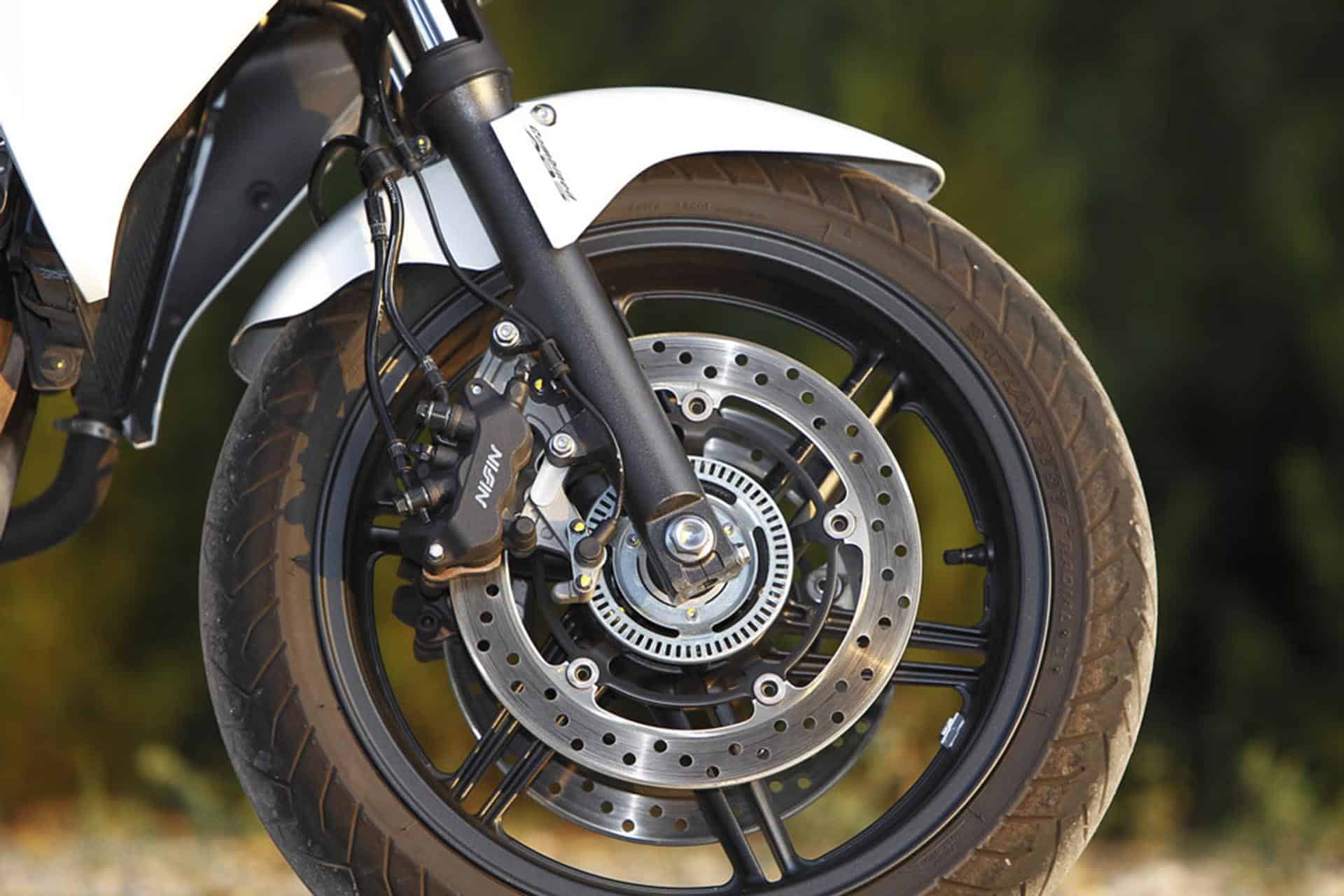 El sistema ABS es obligatorio en motos de más de 125 desde 2017