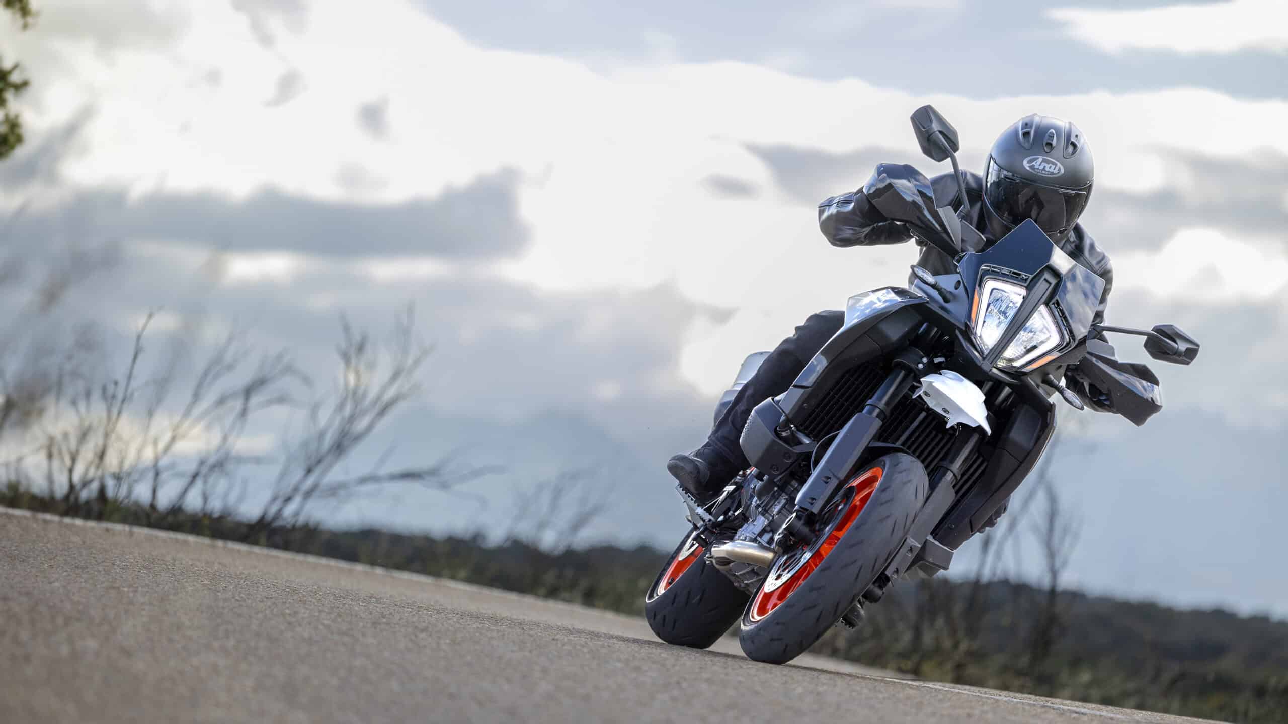 Prueba KTM 890 SMT 2023